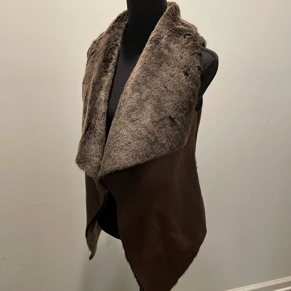 New Directions Women’s Vest Cardigan Size S/M Brown Faux Fur Suede Cabincore - Picture 4 of 9